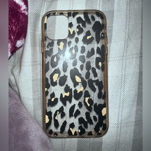 iphone 11 cheetah print phone case